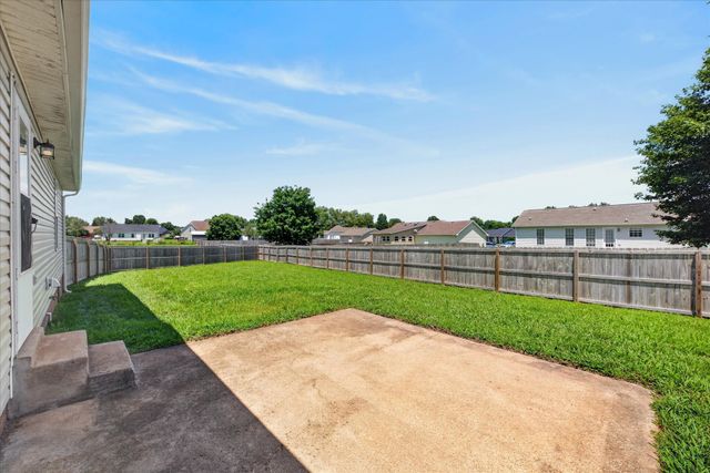 1075 Meshaw Trail, Clarksville, TN 37040