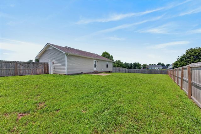 1075 Meshaw Trail, Clarksville, TN 37040