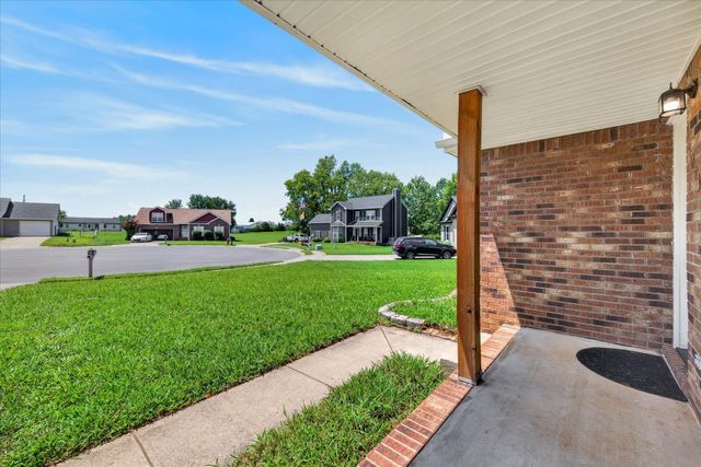 1075 Meshaw Trail, Clarksville, TN 37040