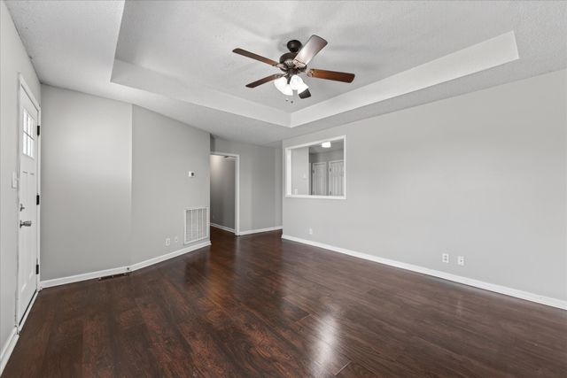 1075 Meshaw Trail, Clarksville, TN 37040