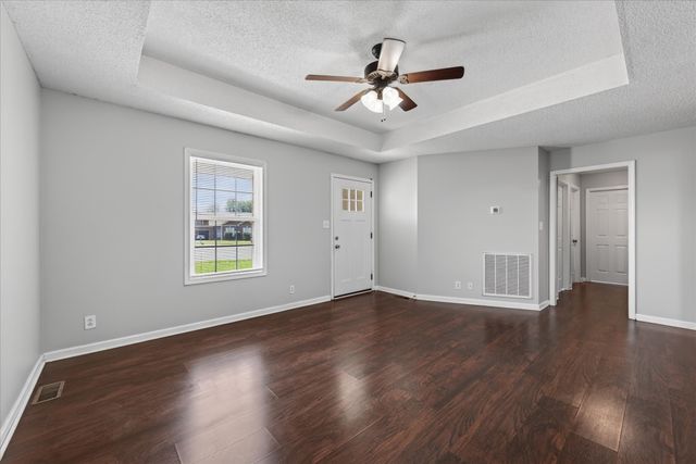 1075 Meshaw Trail, Clarksville, TN 37040