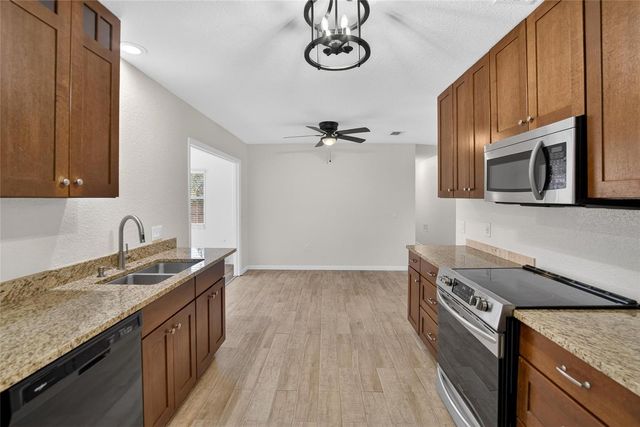 311 NE 5TH STREET, Mulberry, FL 33860