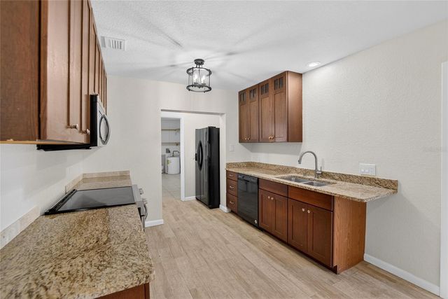 311 NE 5TH STREET, Mulberry, FL 33860