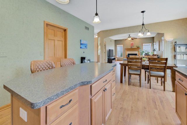 282 Lakeview Drive, Whitewater, WI 53190