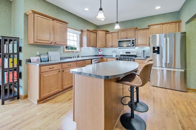 282 Lakeview Drive, Whitewater, WI 53190