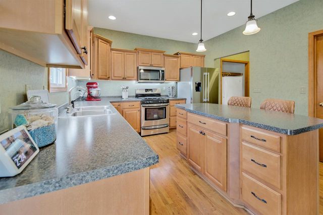 282 Lakeview Drive, Whitewater, WI 53190