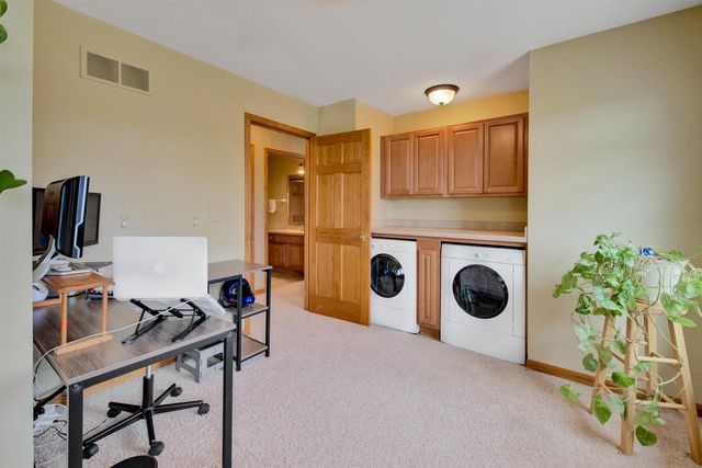 282 Lakeview Drive, Whitewater, WI 53190