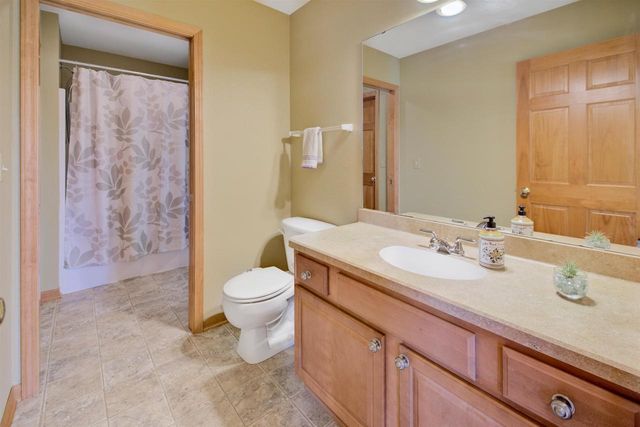 282 Lakeview Drive, Whitewater, WI 53190