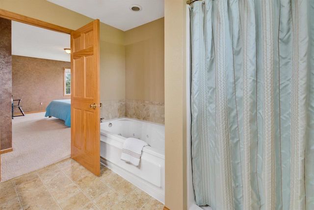 282 Lakeview Drive, Whitewater, WI 53190