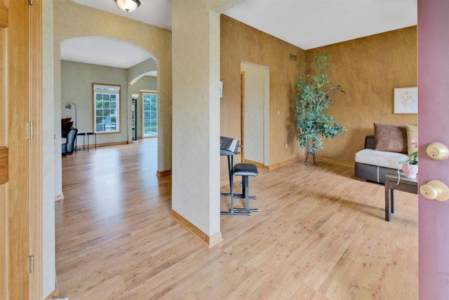 282 Lakeview Drive, Whitewater, WI 53190
