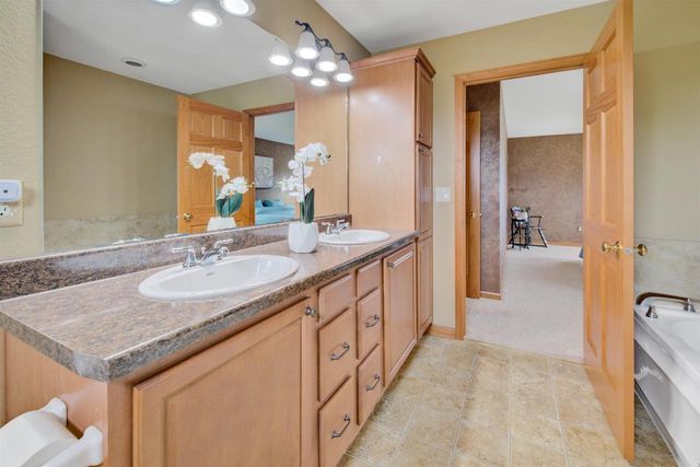 282 Lakeview Drive, Whitewater, WI 53190