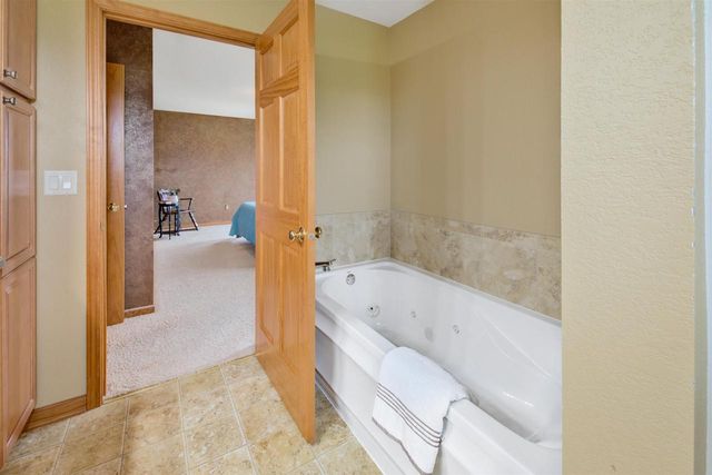 282 Lakeview Drive, Whitewater, WI 53190