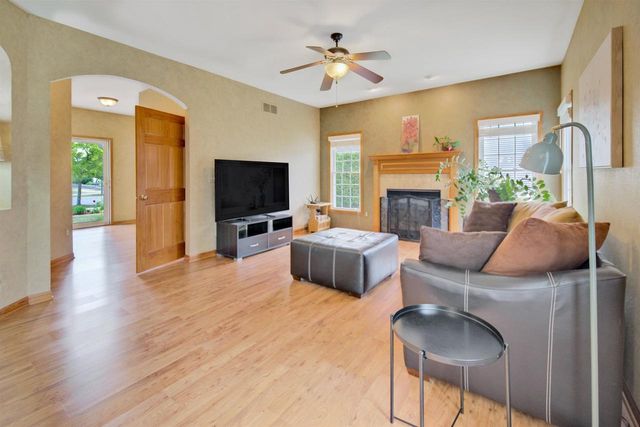 282 Lakeview Drive, Whitewater, WI 53190