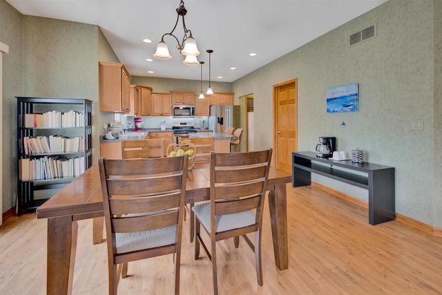 282 Lakeview Drive, Whitewater, WI 53190