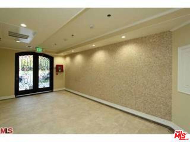 8612 Burton Way 301, Los Angeles, CA 90048