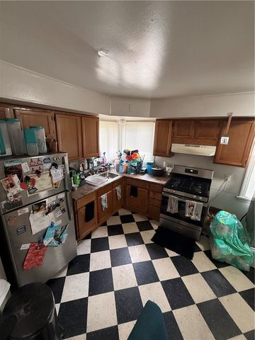 92 High Street, Rochester, NY 14609