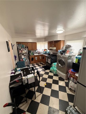 92 High Street, Rochester, NY 14609