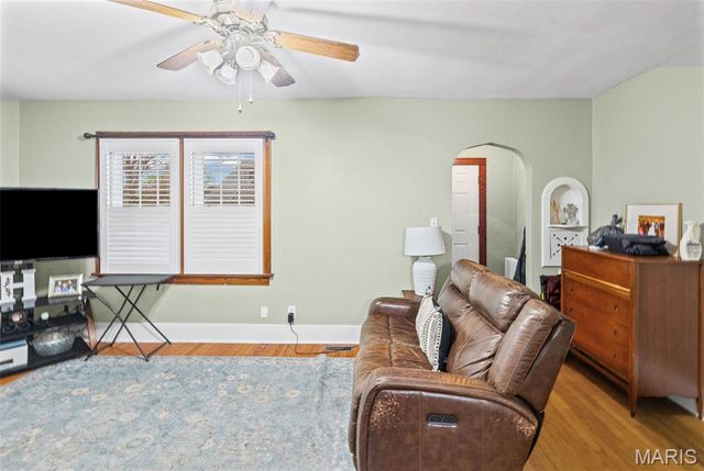 111 W Barr Place, Jerseyville, IL 62052