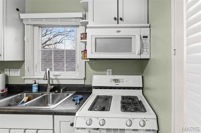 111 W Barr Place, Jerseyville, IL 62052