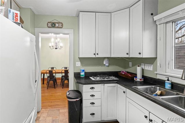 111 W Barr Place, Jerseyville, IL 62052