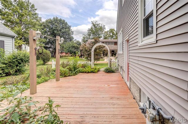 111 W Barr Place, Jerseyville, IL 62052