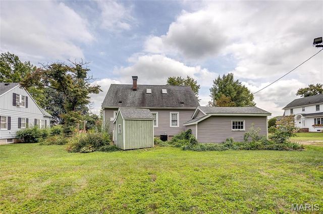 111 W Barr Place, Jerseyville, IL 62052