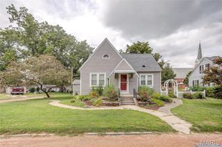 111 W Barr Place, Jerseyville, IL 62052