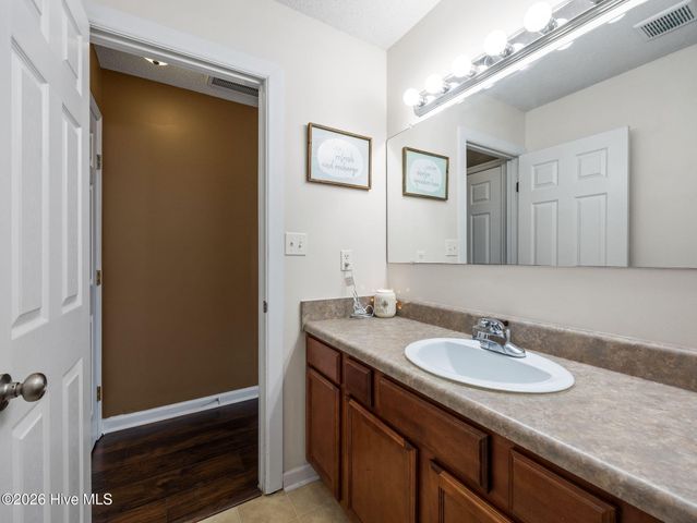 210 Bobwhite Road, Hubert, NC 28539