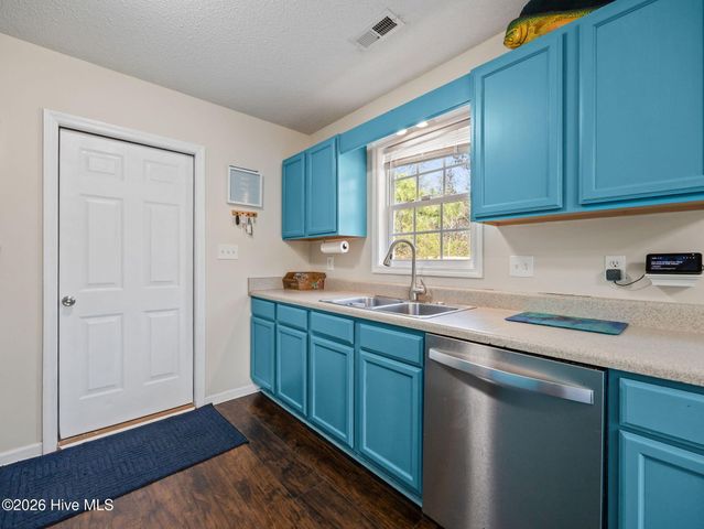 210 Bobwhite Road, Hubert, NC 28539