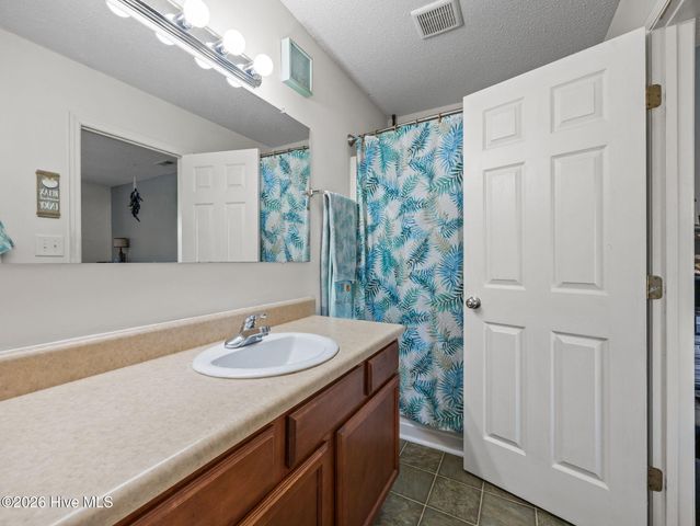 210 Bobwhite Road, Hubert, NC 28539