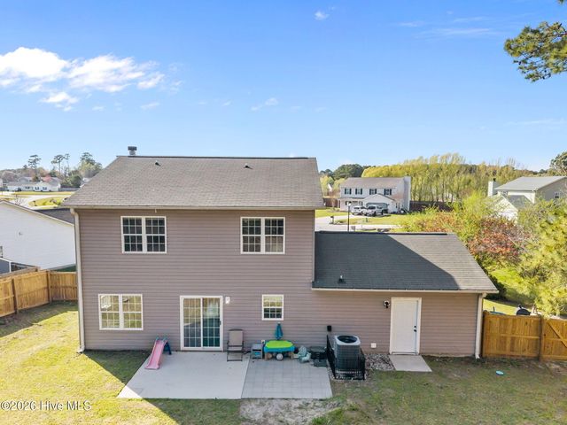 210 Bobwhite Road, Hubert, NC 28539