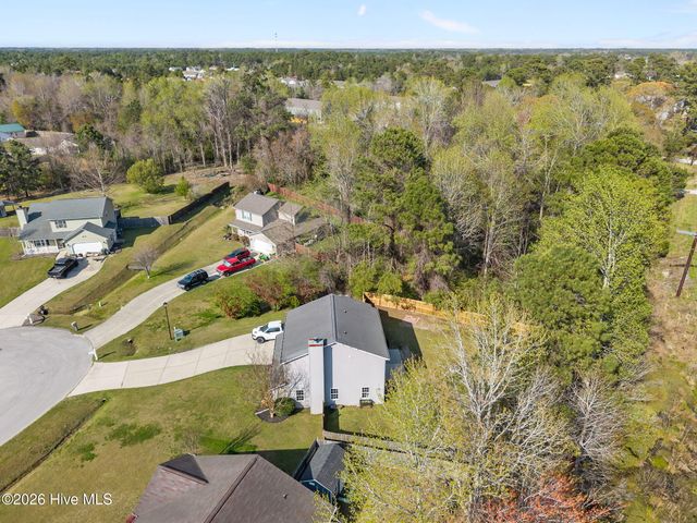 210 Bobwhite Road, Hubert, NC 28539