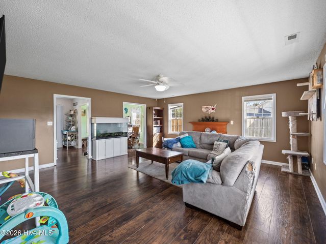 210 Bobwhite Road, Hubert, NC 28539