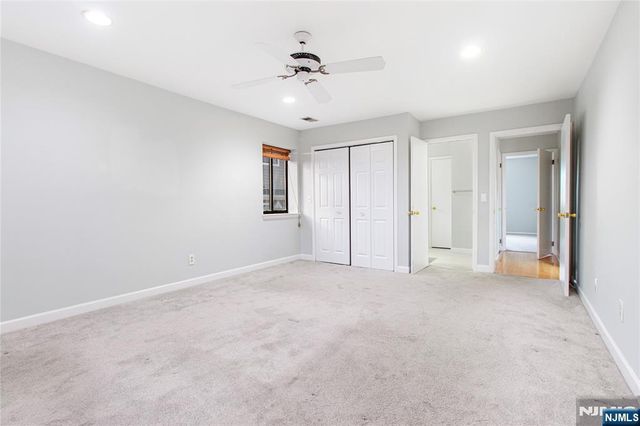 33 Green Valley Court, Secaucus, NJ 07094