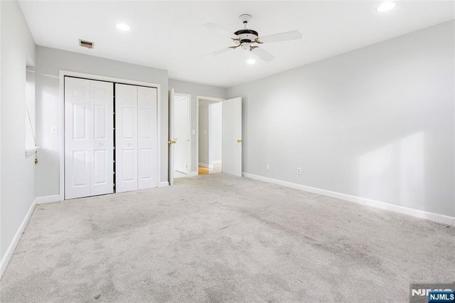 33 Green Valley Court, Secaucus, NJ 07094