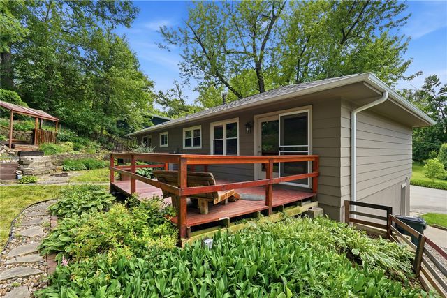 3538 Elmwood Ct, Cedar Rapids, IA 52402