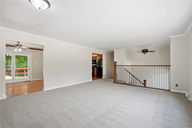 3538 Elmwood Ct, Cedar Rapids, IA 52402