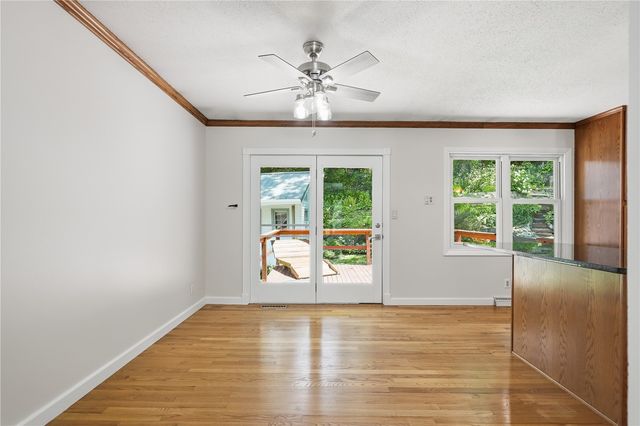 3538 Elmwood Ct, Cedar Rapids, IA 52402