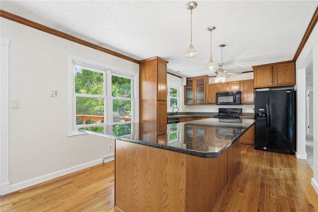 3538 Elmwood Ct, Cedar Rapids, IA 52402