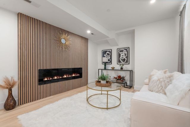 69 Electric Ave 1, Somerville, MA 02144