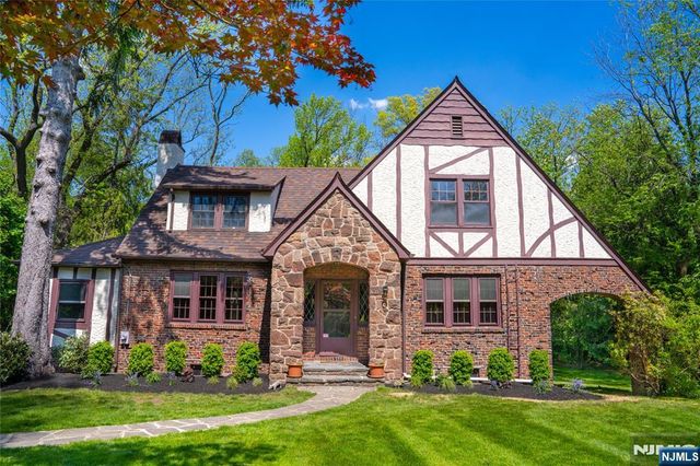 184 Old Short Hills Road, Millburn, NJ 07078
