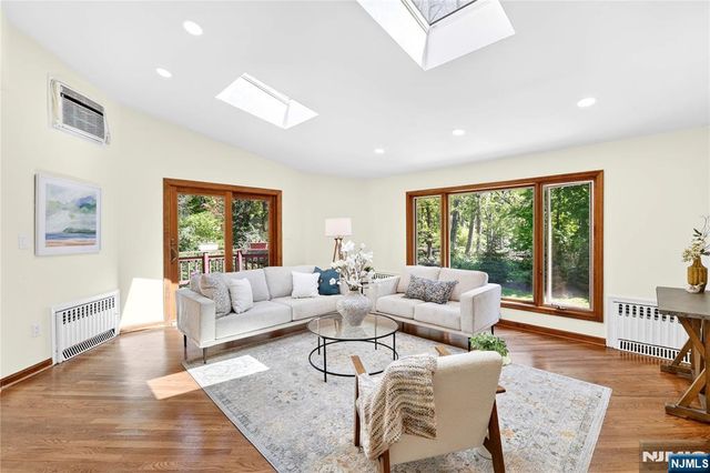 184 Old Short Hills Road, Millburn, NJ 07078
