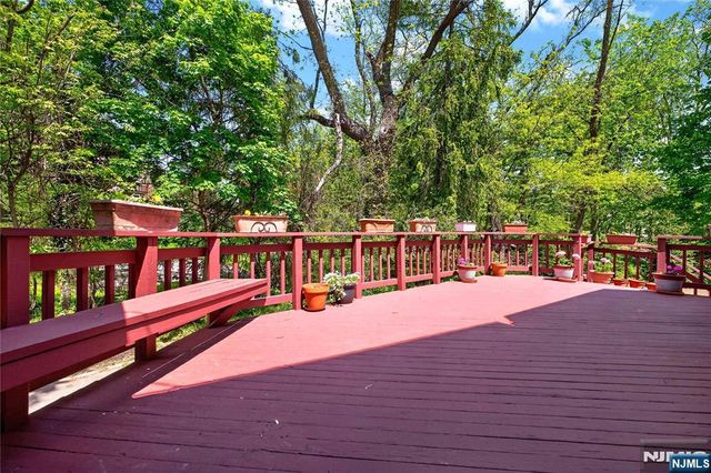 184 Old Short Hills Road, Millburn, NJ 07078