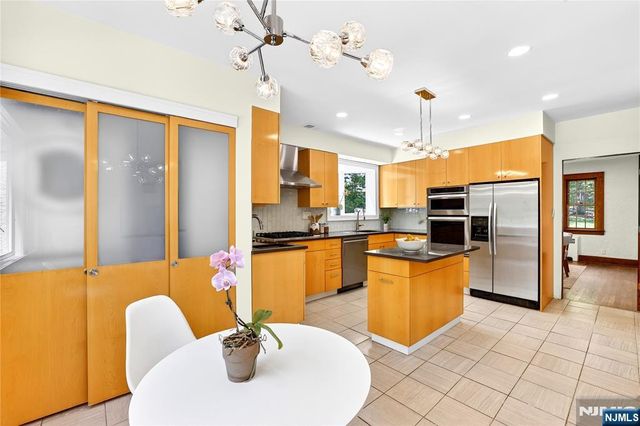184 Old Short Hills Road, Millburn, NJ 07078