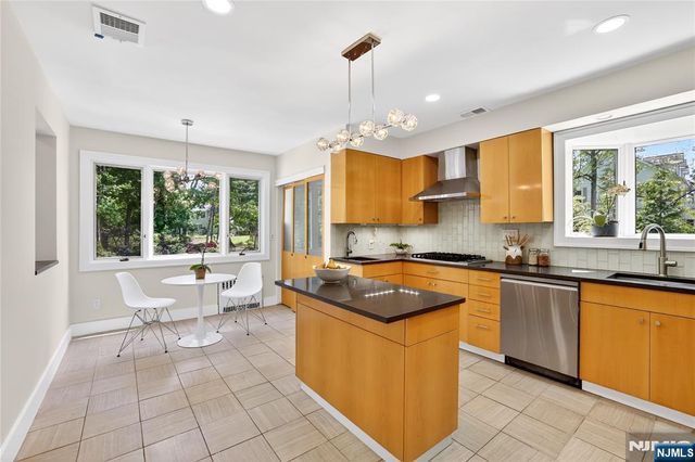 184 Old Short Hills Road, Millburn, NJ 07078