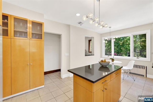 184 Old Short Hills Road, Millburn, NJ 07078