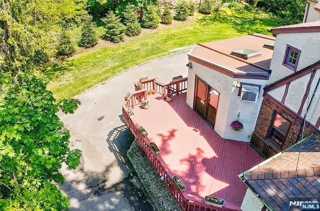184 Old Short Hills Road, Millburn, NJ 07078