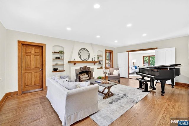 184 Old Short Hills Road, Millburn, NJ 07078