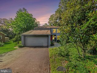 415 COLLINGWOOD DR, Fredericksburg, VA 22405