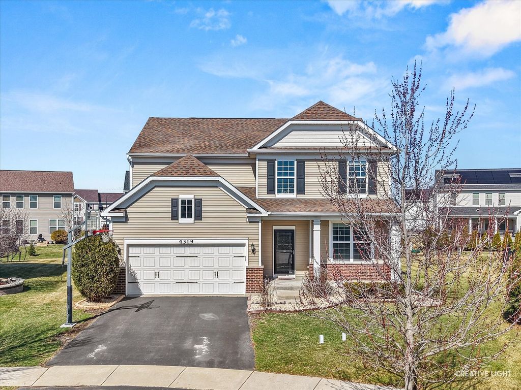 4319 Silver Bell Court, Naperville, IL 60564